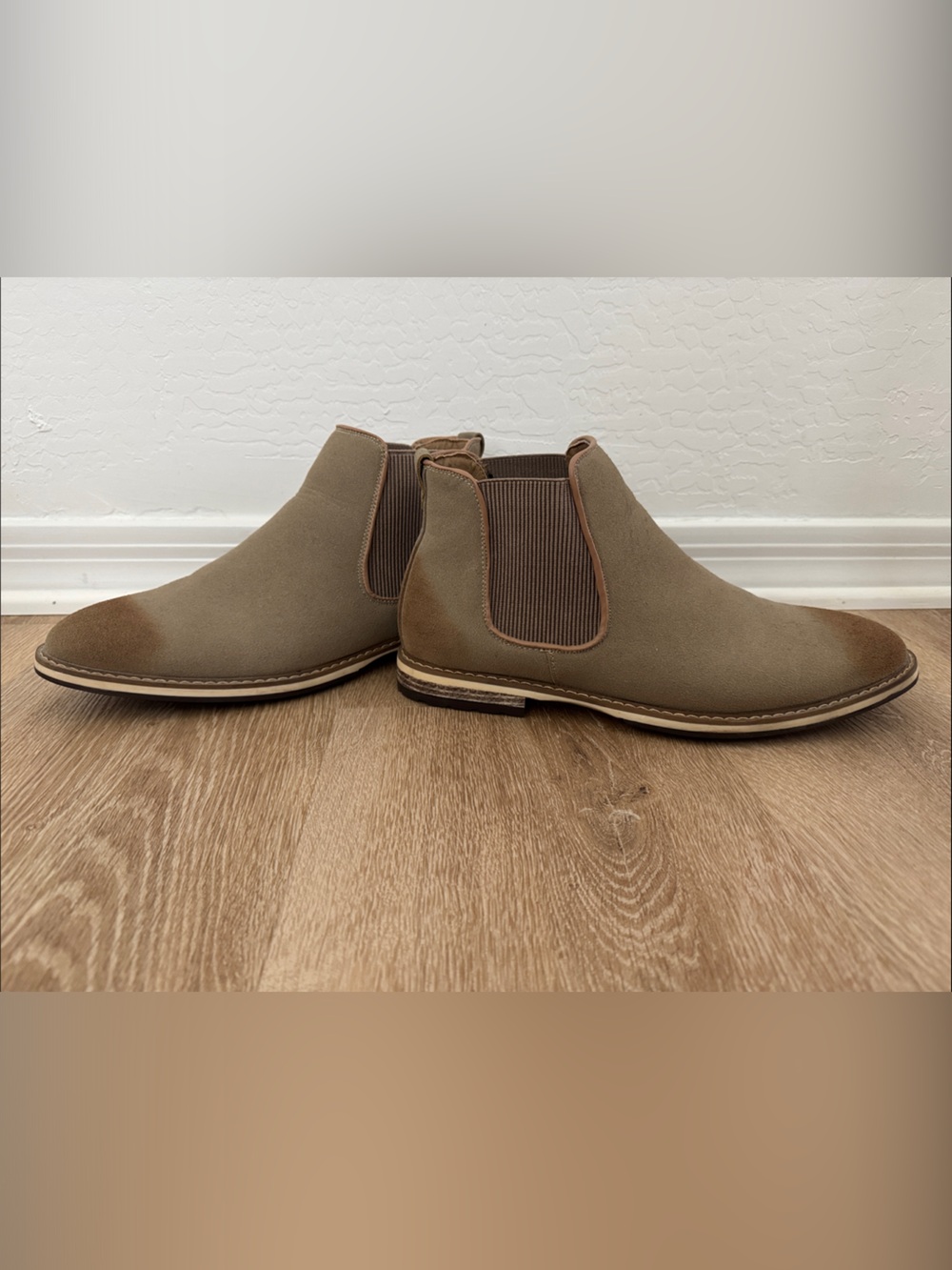 Men's Chelsea Cowboy-Inspired Ankle Boots in Olive/Tan